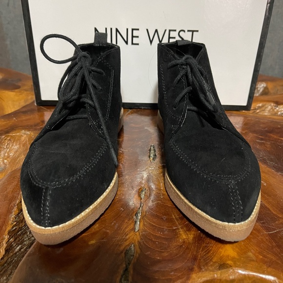 Nine West Bootie, size 5 - Picture 5 of 9